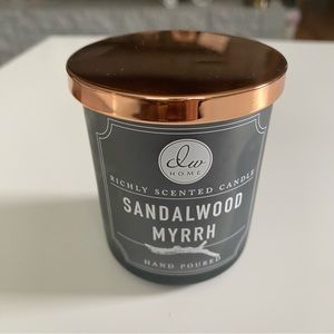 DW home sandalwood myrrh 3.9 oz candle